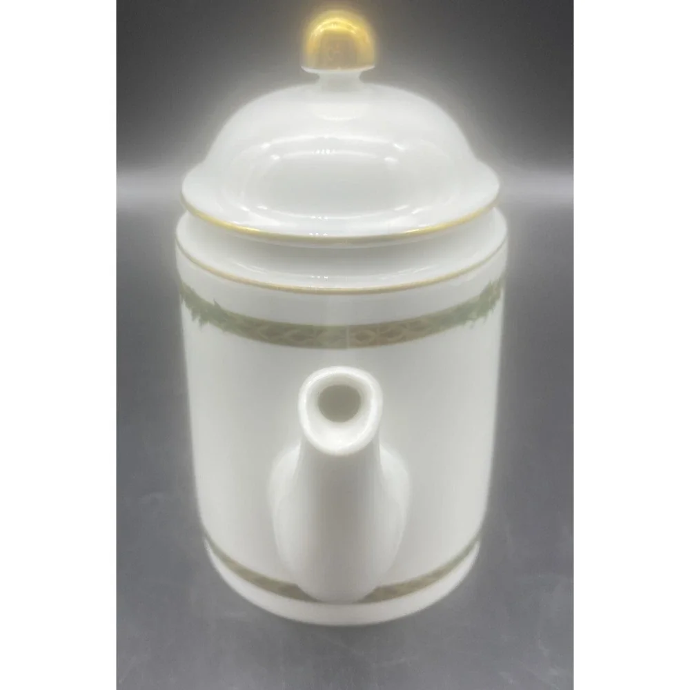 Department 56 CHRISTMAS CLASSIC Tea/Coffee Pot Made In Japan 6 Cups